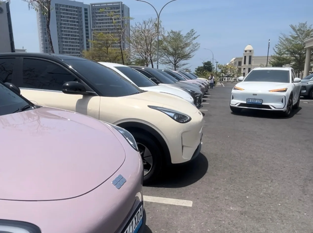 GEELY Roadshow Makassar, Perkenalan Produk Terbaru