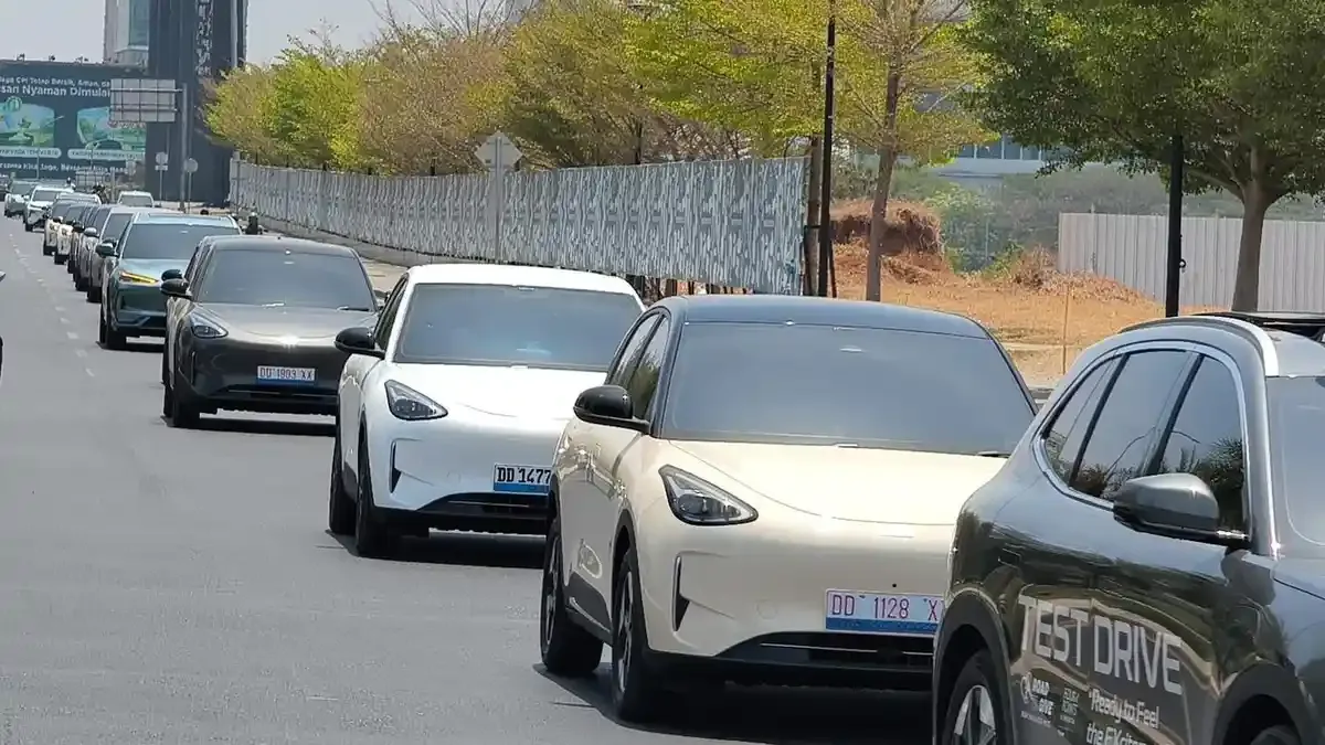 Geely Ricklean Makassar Gelar Roadshow, Perkuat Pasar EV Jelang Grand Opening 23 Oktober